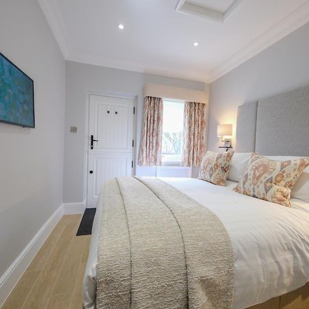 Mulberry House Guest House Ongar Exterior photo