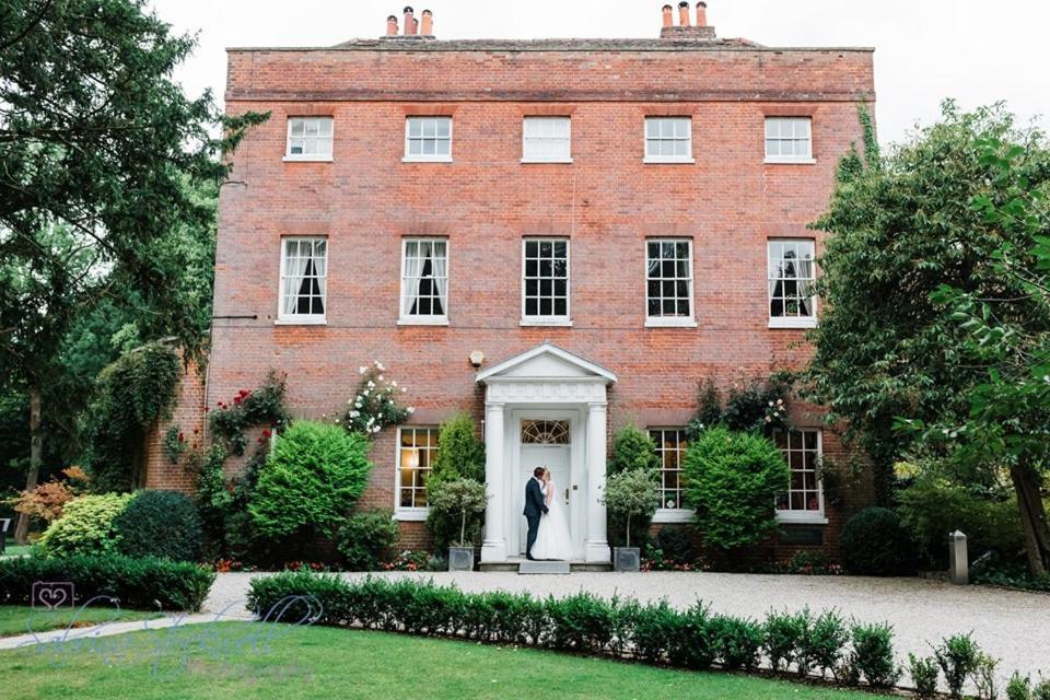 Mulberry House Guest House Ongar Exterior photo